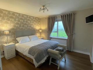 4Bedroom House-Letterkenny-PrivateGarden-Sleeps 7 - Letterkenny - 6