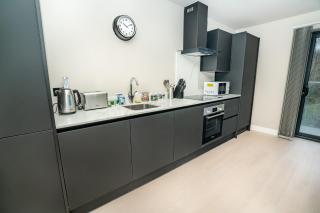 Stylish and Bright 2 Bed Apartment in Birmingham - Birmingham - 7