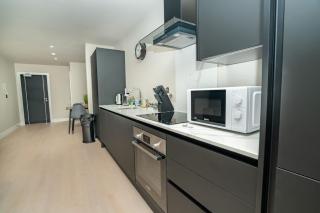 Stylish and Bright 2 Bed Apartment in Birmingham - Birmingham - 6