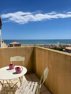 SP520-M344 Appartement 2 pièces SAINT PIERRE LA MER - Saint Pierre La Mer - 0