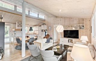 4 Bedroom Cozy Home In Væggerløse - Marielyst - 5