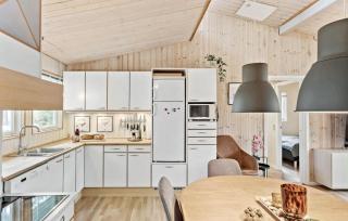 4 Bedroom Cozy Home In Væggerløse - Marielyst - 4