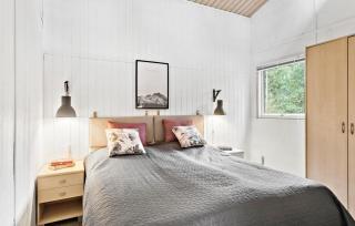 4 Bedroom Cozy Home In Væggerløse - Marielyst - 1