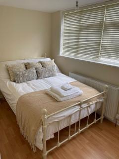 Fantastic Two Bedroom Courtyard Apartment - Henley on Thames - 8