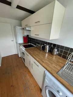 Fantastic Two Bedroom Courtyard Apartment - Henley on Thames - 2