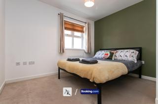 Stylish House By AR Properties Short Lets & Serviced Accommodation Colchester - Colchester - 5