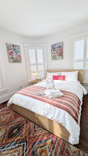 Cozy Room with Private Kitchen, Private Bathroom - Toronto - 0