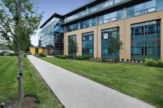 Modern 1 Bed Apt Bracknell- with parking - 5