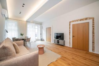 Newly Furnished Vilnius Town Hall Apartments by Reside Baltic - 9