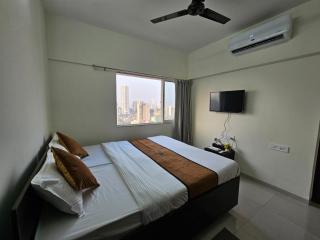 Pinaki Comfort Stay Malad - Mumbai - 3