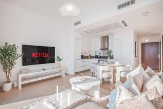 LUX The Marina Gate Sea View Suite 2 - 2
