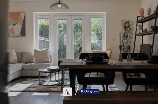 Luxury House By AR Properties Short Lets & Serviced Accommodation Colchester - Colchester - 3