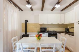 Casa Vala Romana with Jacuzzi and Big Garden - Pula - 1