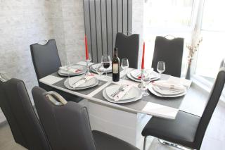 On Beach-Mamaia Residence - 3
