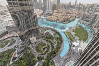 Luxury 2BR Retreat with Panoramic Burj Khalifa Views - 3