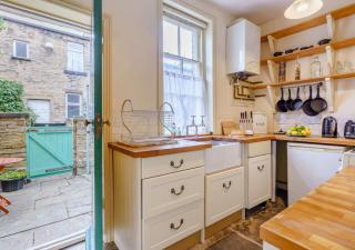 Salts Mill Workers Cottage - Shipley - 5