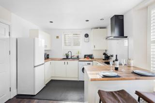 Luxury Holiday Apartments - 7