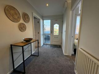 Stratton House, Sleeps 13, 6 bedrooms, Parking, Long Stay Disc - 8