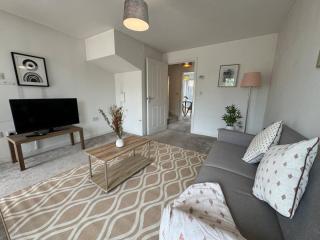 Bolehyde House, Sleeps 6, 3 Bedrooms, North Swindon location, Parking - 0