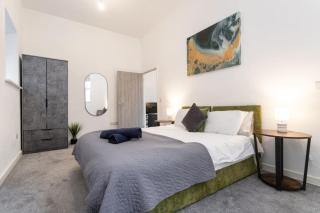 Hunters House Central Location Long Stay by Max Wilde - 6