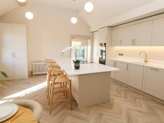 Chatsworth Suite - 2