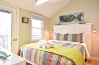 Private Deck Parking Walk to Town - Provincetown - 8