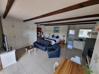 Eagles Rest Guest House - Summerstrand - 4