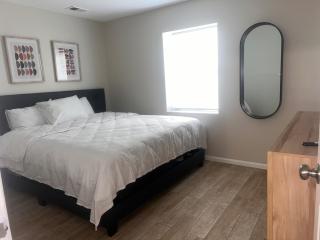 Metro haven 3 KINGs Bed 5 mins from EWR NYC - Newark - 1
