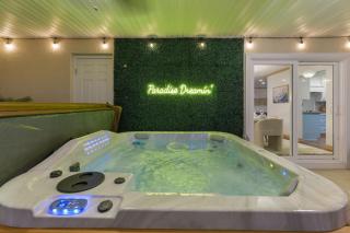5 Br Tiki Bar Retreat Pool Hot Tub Putt Putt Games - 5