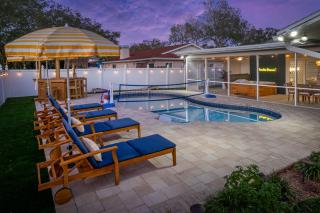 5 Br Tiki Bar Retreat Pool Hot Tub Putt Putt Games - 7