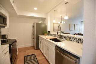 Stylish 2 suite condo minutes to food, music, fun - Austin - 7