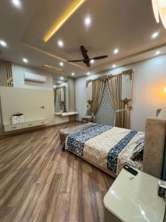 Shaheen Palace - Faisalabad - 0