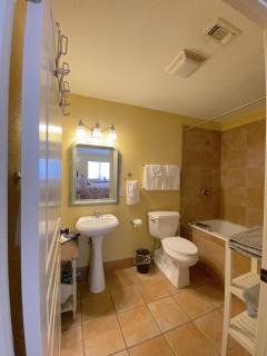Comal Inn - 6