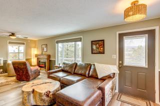 2 Mtn-View Decks and Natural Spring Durango Retreat - 8