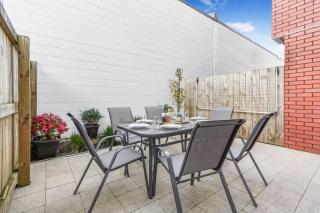 Inner City Spacious, Modern Apartment -By KOSH BNB - 2