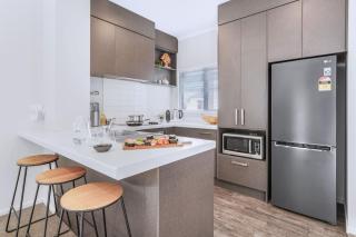 Central, Modern with Japanese Flair - By KOSH BNB - 1