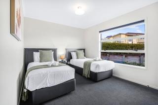 Stylish with an Outdoor TV - By KOSH BNB - 6