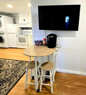 Charming Historic Studio Cottage - 2