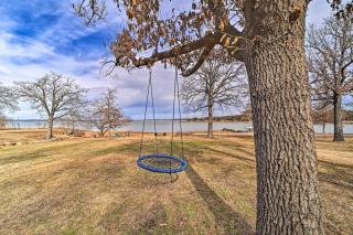 Lakeside Haven with Sandy Beach, Sleeps 12, 3 Bath - Texanna - 2