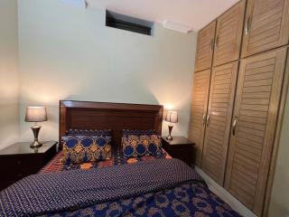 Furnished Floor in DHA 2 - Islamabad - 8
