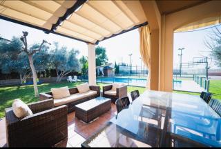 Precioso chalet con piscina y pista de padel - Montequinto - 7