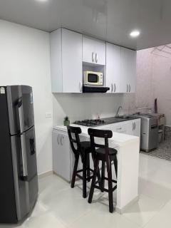 Amplio apartamento, zona tranquila y cerca al parque - 4