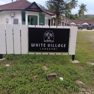 White Village Pool Chalet - Pantai Cenang - 1
