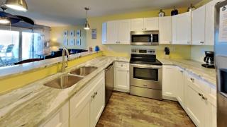 Put-in-Bay Waterfront Condo #106 - Put-in-Bay - 3