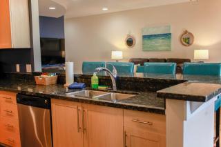Sojourn's Sanctuary Condo Vitamin Sea Sleeps 6 - 1