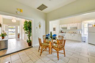 Walk to Riverfront Park Updated Home in Columbus! - Columbus - 1