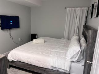 Exclusive Spacious 2 Kings Bed by EWR NYC - Newark - 1