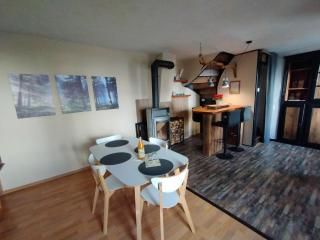 gemütliches Ferienhaus mit Kamin - Holiday and Nature Wallendorf - Wallendorf - 9