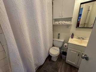 Sunny 2br W Office, Near Copley & Shopping - Boston - 1