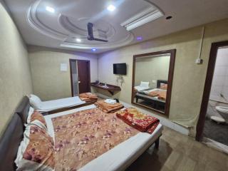Hotel Paradise - Jamnagar - 9